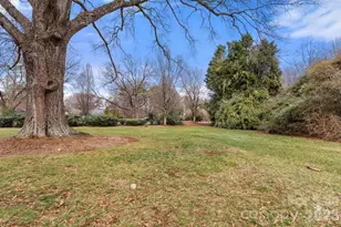 8745 Fox Chase Ln, Charlotte, NC 28269 - Photo 15