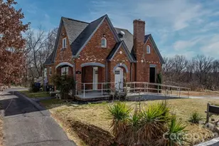 115 12th St SW, Hickory, NC 28602 - Photo 1