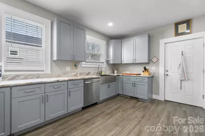 115 12th Street SW, Hickory, NC 28602 - Photo 13