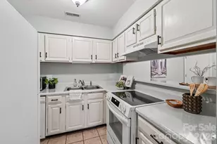 1606 Sharon Rd W, Charlotte, NC 28210 - Photo 15