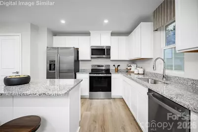 1038E 15th Street Drive NE, Hickory, NC 28601 - Photo 3