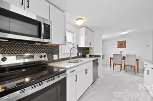 1320 Smith Woods Ln, Hickory Grove, SC 29717 - Photo 9