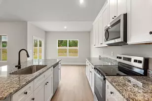 6738 Fairford Dr, Charlotte, NC 28215 - Photo 5