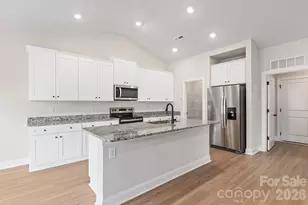 6738 Fairford Dr, Charlotte, NC 28215 - Photo 7