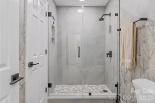 129 Beaver Ridge Rd, Asheville, NC 28804 - Photo 29