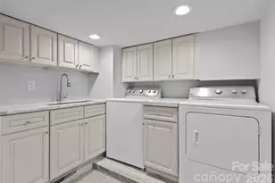 1550 Queens Rd W, Charlotte, NC 28207 - Photo 37