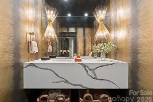 1550 Queens Rd W, Charlotte, NC 28207 - Photo 17