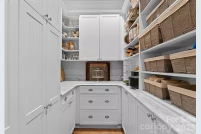 1550 Queens Road W, Charlotte, NC 28207 - Photo 11