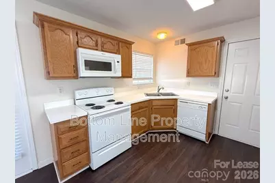 8821 Cameron Spring Road, Charlotte, NC 28214 - Photo 9