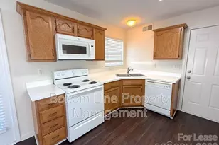 8821 Cameron Spring Rd, Charlotte, NC 28214 - Photo 9