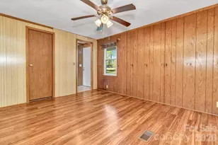 405 Deerfield Ct, Hendersonville, NC 28792 - Photo 19