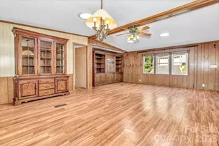 405 Deerfield Ct, Hendersonville, NC 28792 - Photo 11
