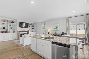 2215 Transatlantic Ave, Charlotte, NC 28215 - Photo 9