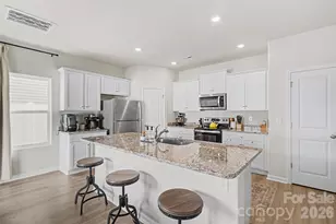 2215 Transatlantic Ave, Charlotte, NC 28215 - Photo 5