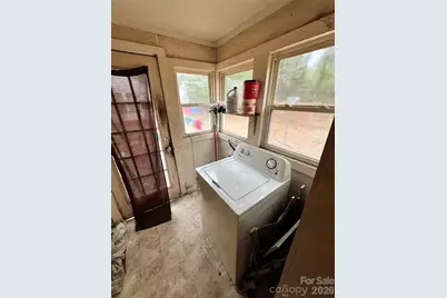 1604 Salisbury Avenue, Albemarle, NC 28001 - Photo 9