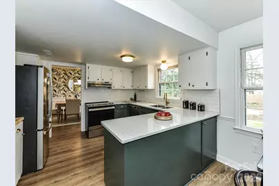 5900 Cabotwood Lane, Charlotte, NC 28212 - Photo 11