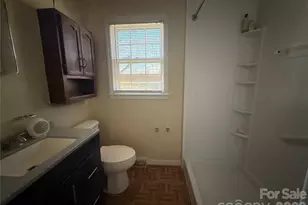 2924 Burbank Dr, Charlotte, NC 28216 - Photo 11