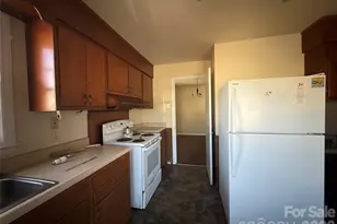 2924 Burbank Dr, Charlotte, NC 28216 - Photo 3