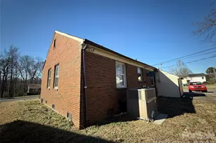 2924 Burbank Dr, Charlotte, NC 28216 - Photo 17