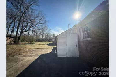 2924 Burbank Drive, Charlotte, NC 28216 - Photo 15