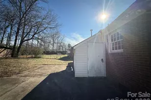 2924 Burbank Dr, Charlotte, NC 28216 - Photo 15