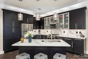 222 S Caldwell St, Charlotte, NC 28202 - Photo 5