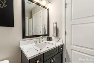 222 S Caldwell St, Charlotte, NC 28202 - Photo 19