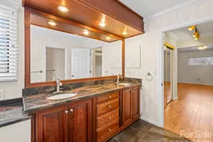 110 Deerlake Dr, Asheville, NC 28803 - Photo 17