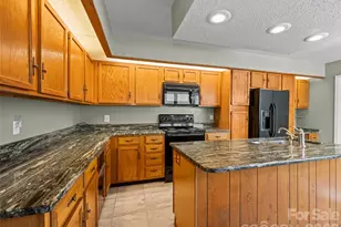 110 Deerlake Dr, Asheville, NC 28803 - Photo 7