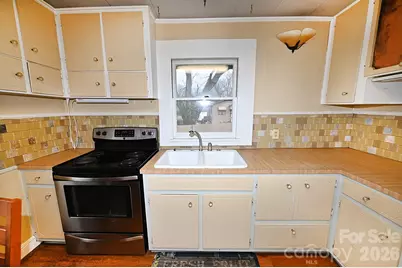 1340 1st Avenue Place NW, Hickory, NC 28601 - Photo 15