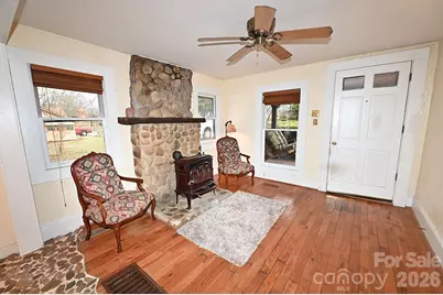 1340 1st Avenue Place NW, Hickory, NC 28601 - Photo 9