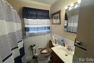 422 E 12th Ave, Gastonia, NC 28054 - Photo 11