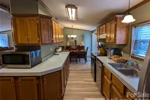 6846 Potter Rd, Matthews, NC 28104 - Photo 7