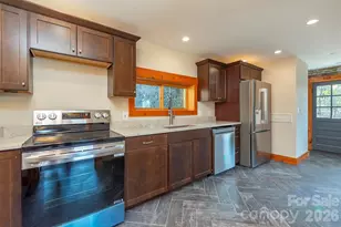 316 Oakdale Dr, Hendersonville, NC 28791 - Photo 5