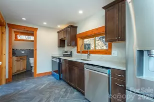 316 Oakdale Dr, Hendersonville, NC 28791 - Photo 7