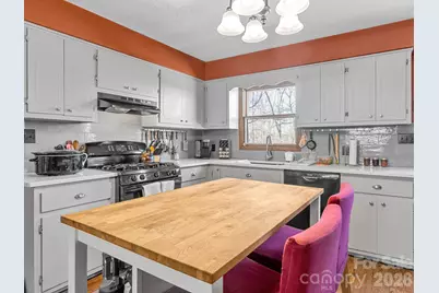 405 Loop Road, Campobello, SC 29322 - Photo 19