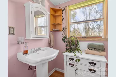 405 Loop Road, Campobello, SC 29322 - Photo 31