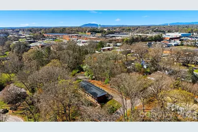 1075 7th Avenue NW, Hickory, NC 28601 - Photo 13