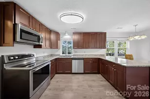 2354 Castlecomer Dr, Charlotte, NC 28262 - Photo 5