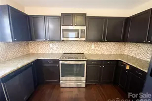 7824 Buddy Holly Rd, Charlotte, NC 28216 - Photo 9