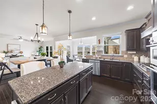 10830 Saltmarsh Ln, Charlotte, NC 28278 - Photo 15