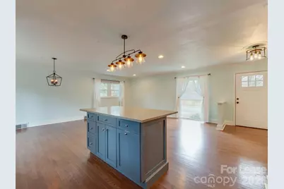 7026 Morganford Road, Charlotte, NC 28211 - Photo 17