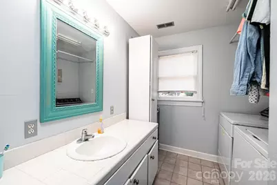 1378 8th Street NW, Hickory, NC 28601 - Photo 11