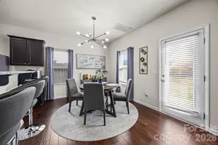 2730 Riley Woods Ln, Charlotte, NC 28269 - Photo 9