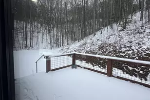 95 W Round Top Rd, Bryson City, NC 28713 - Photo 9