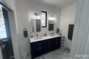 95 W Round Top Rd, Bryson City, NC 28713 - Photo 11