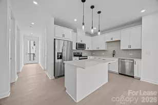 4332 Honeywalk Ln, Charlotte, NC 28278 - Photo 7