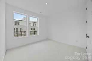 4332 Honeywalk Ln, Charlotte, NC 28278 - Photo 5