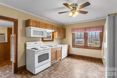 102 Rhododendron Drive, Brevard, NC 28712 - Photo 9