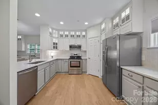 18827 Cloverstone Cir, Cornelius, NC 28031 - Photo 5